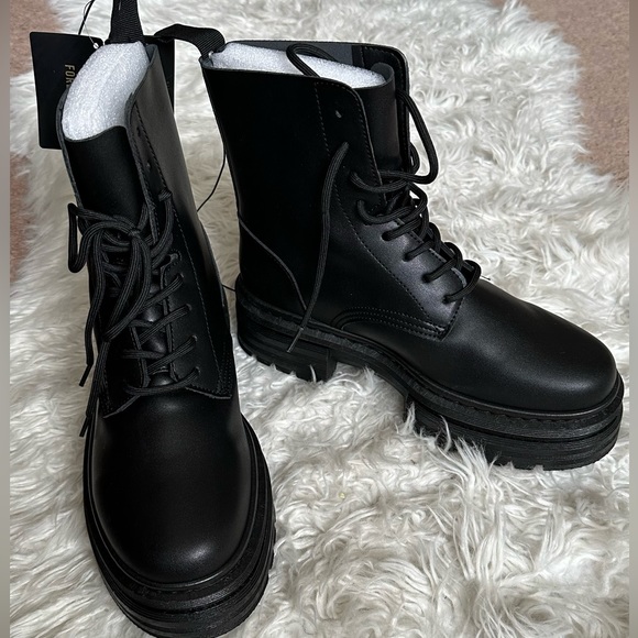 Combat Boots - Picture 1 of 4